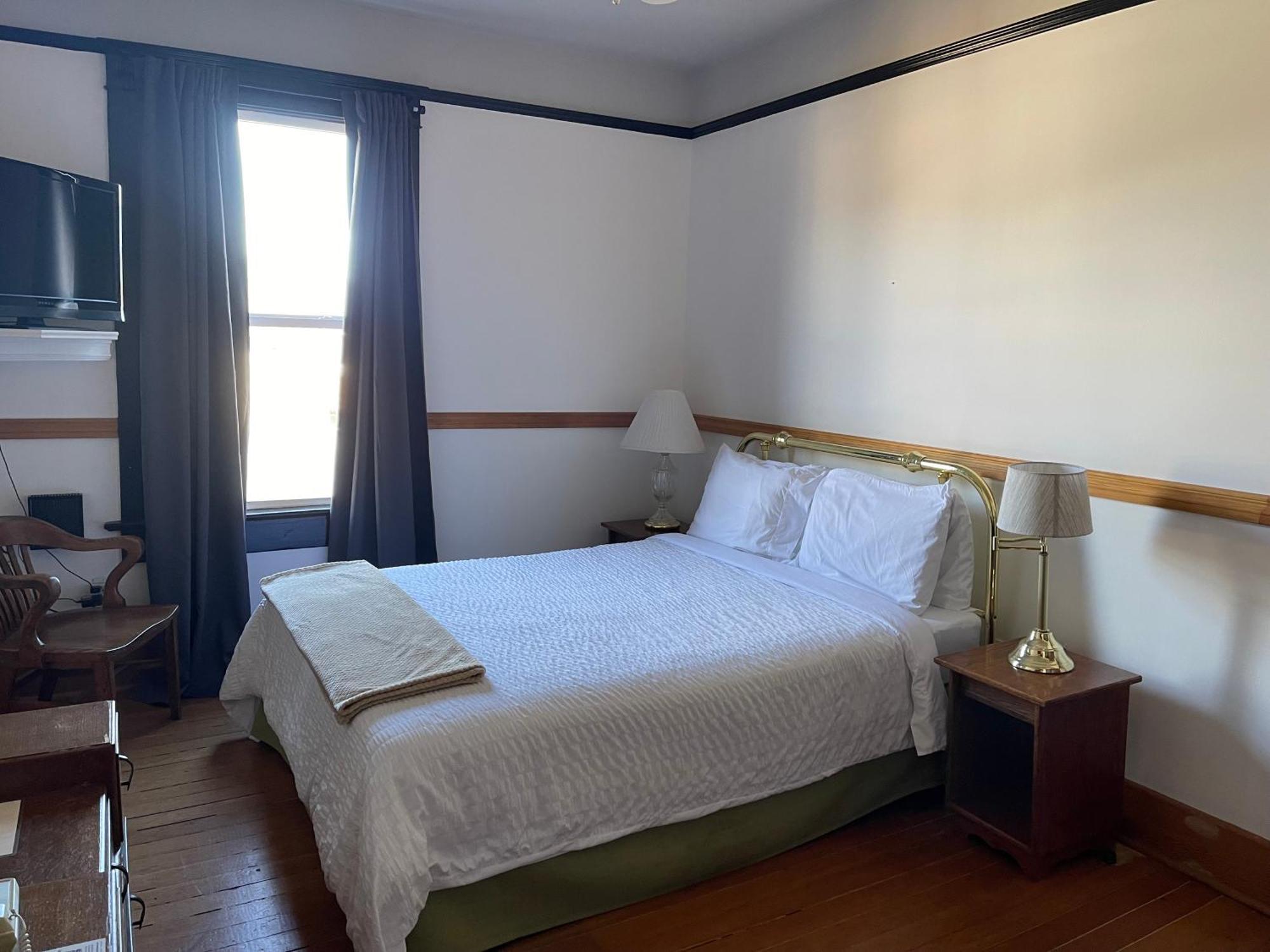 Royal Hotel Chilliwack Dış mekan fotoğraf