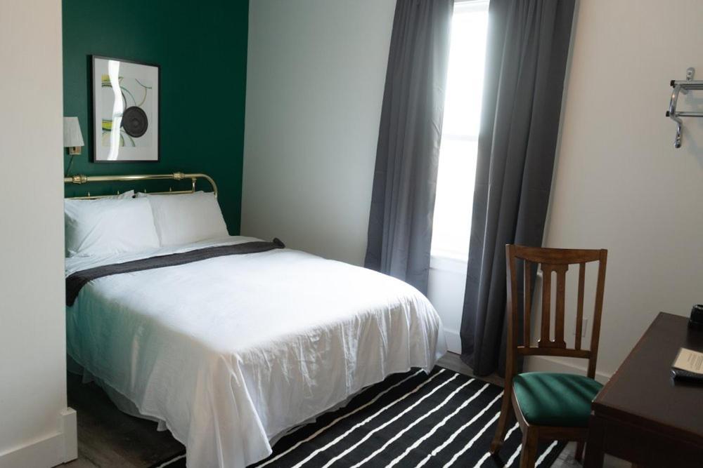 Royal Hotel Chilliwack Dış mekan fotoğraf