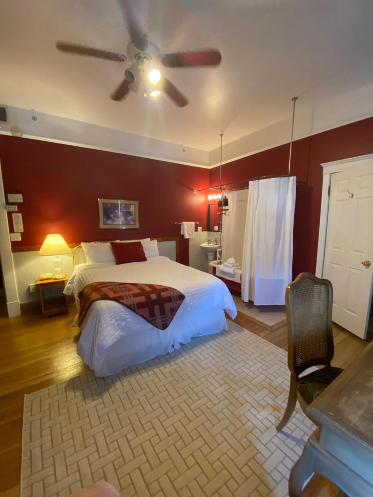 Royal Hotel Chilliwack Dış mekan fotoğraf