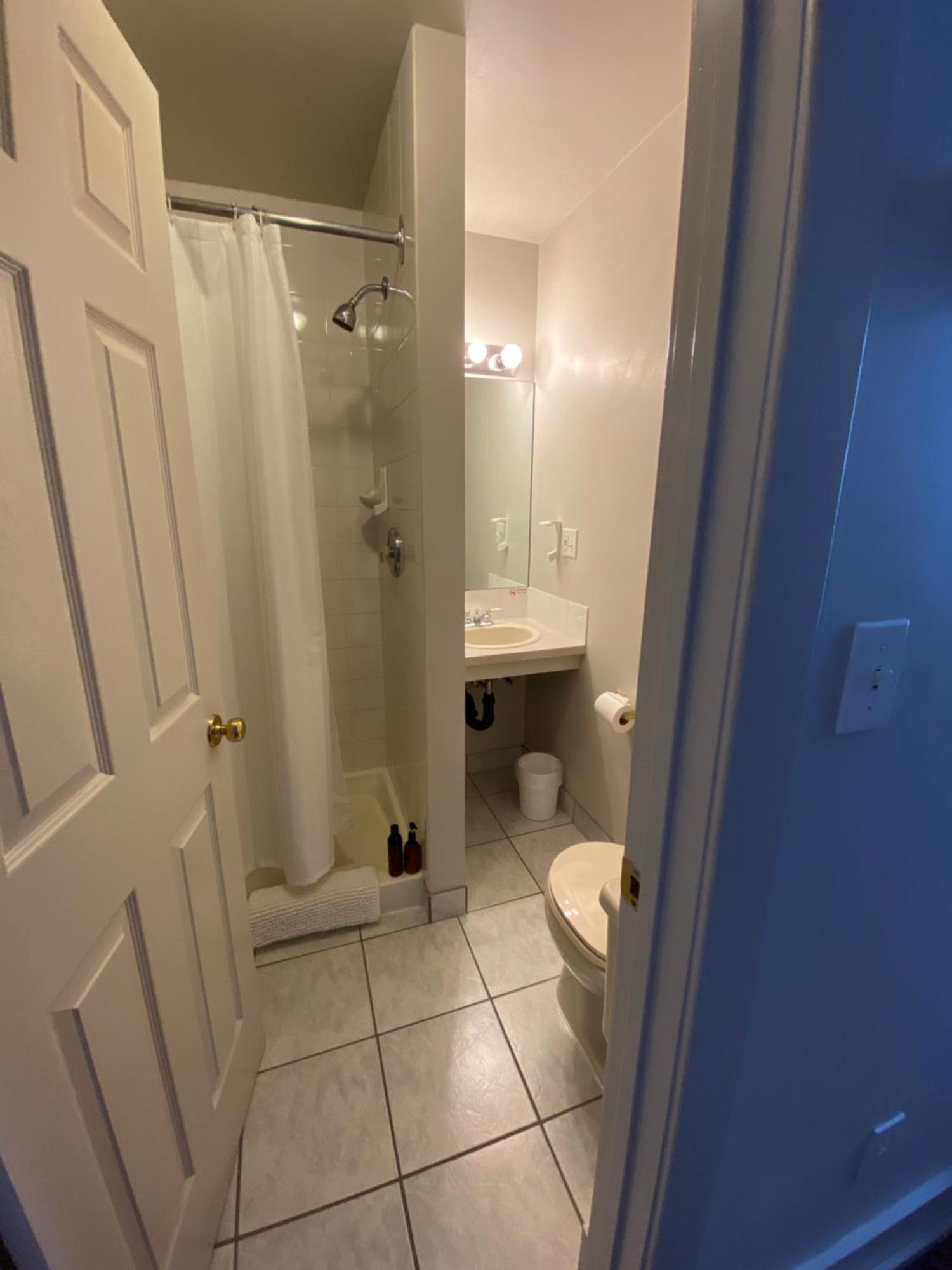 Royal Hotel Chilliwack Dış mekan fotoğraf