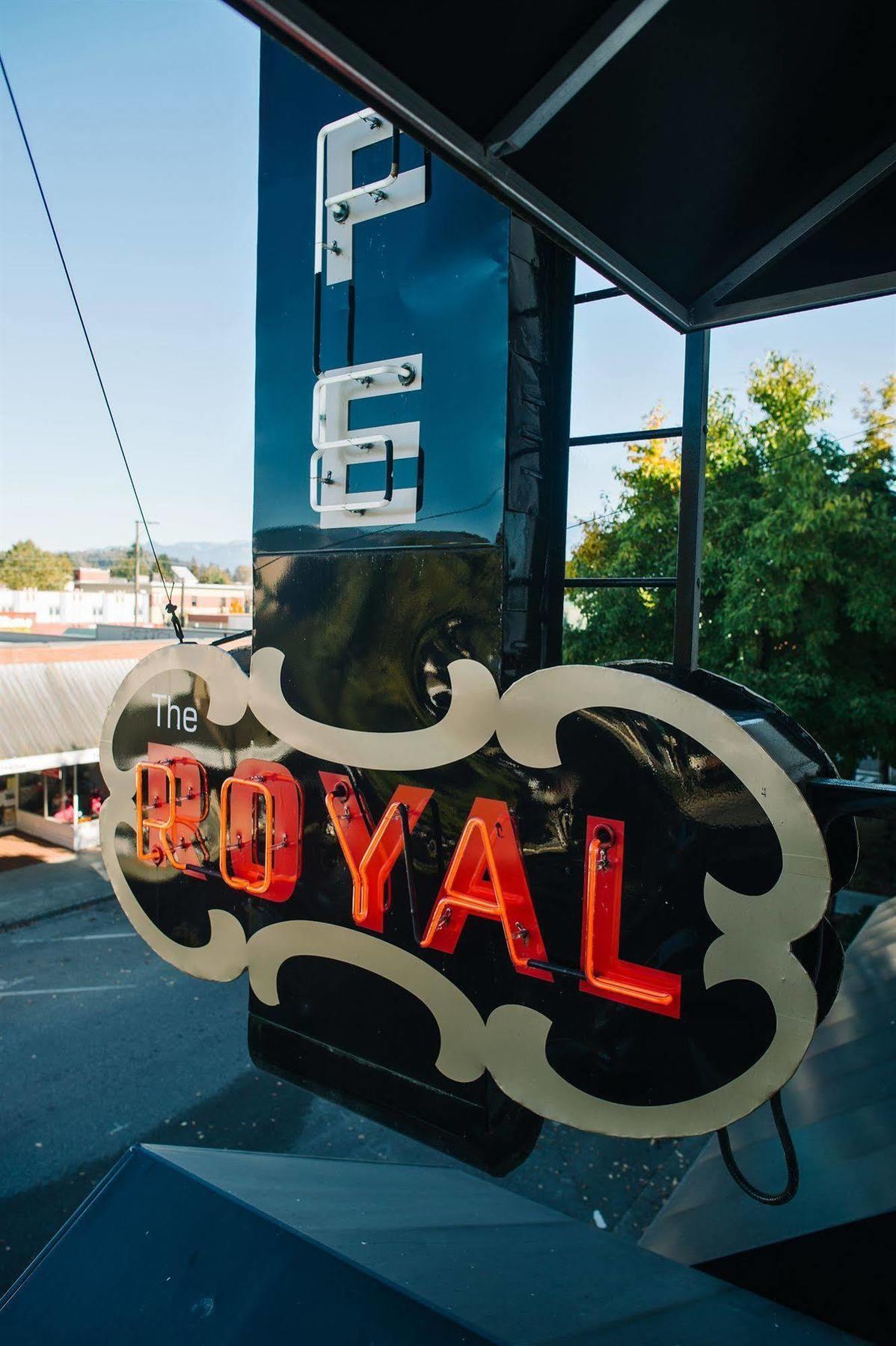 Royal Hotel Chilliwack Dış mekan fotoğraf